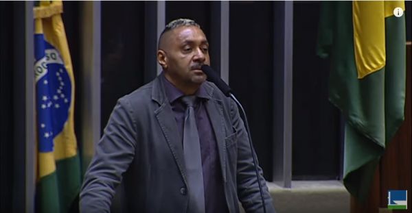 Parlamentar mais bem votado no ano de 2010, o humorista afirma que sai da Casa de leis totalmente envergonhado